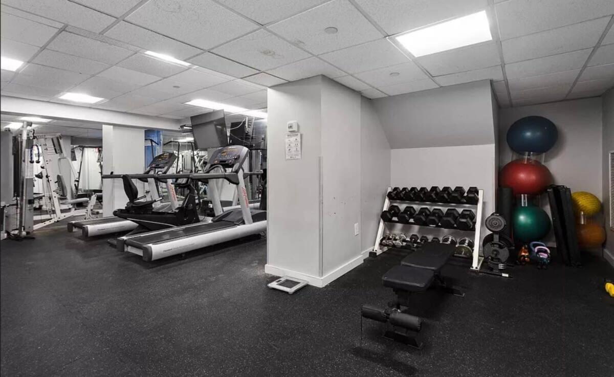 73-318 New Studio Uws Doorman Gym New York Exterior foto