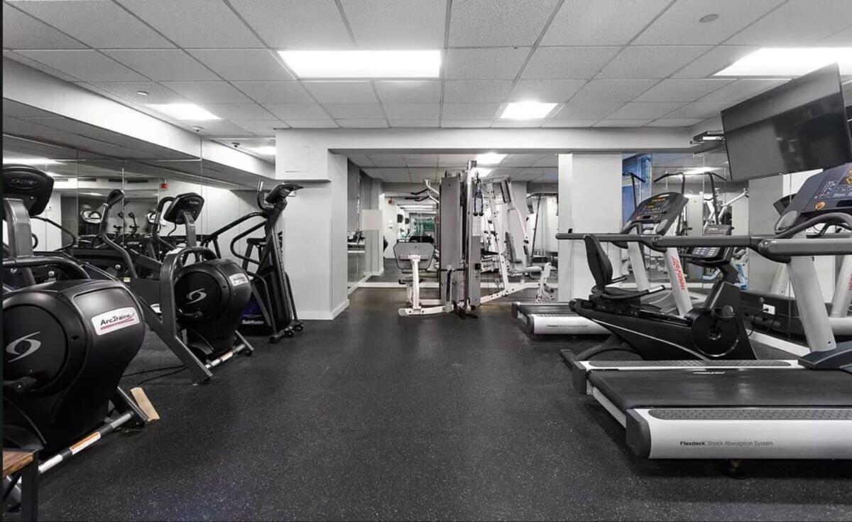 73-318 New Studio Uws Doorman Gym New York Exterior foto